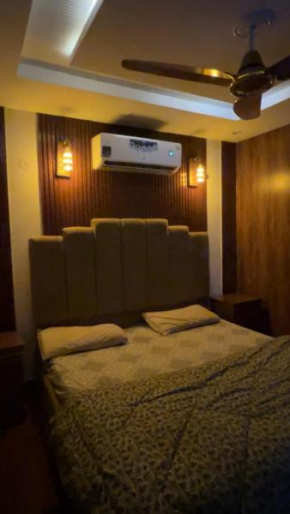 Facing Eiffel Tower one bedrome apartments on daily basis